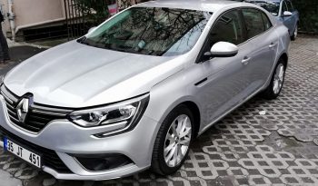 Yeni Renault Megane dolu