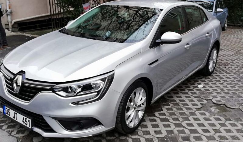 Yeni Renault Megane dolu