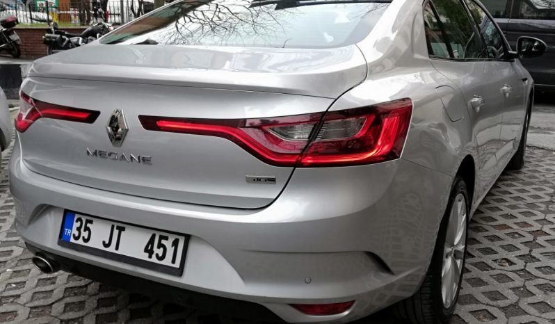 Yeni Renault Megane dolu