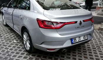 Yeni Renault Megane dolu